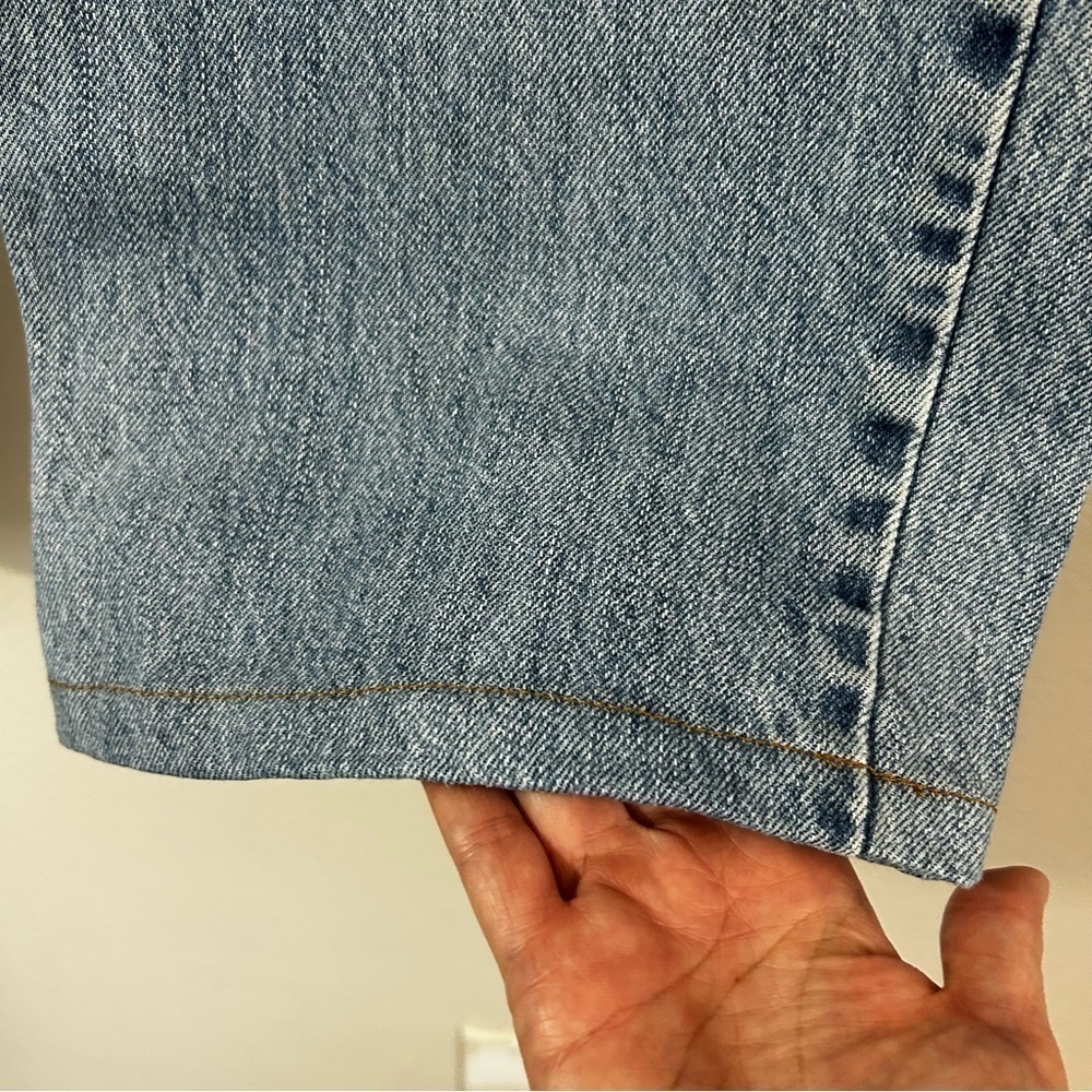 Levi’s 550 Straight Leg Size 36X27 100% Cotton Has Distressing Hem 27” Inseam - Picture 4 of 12